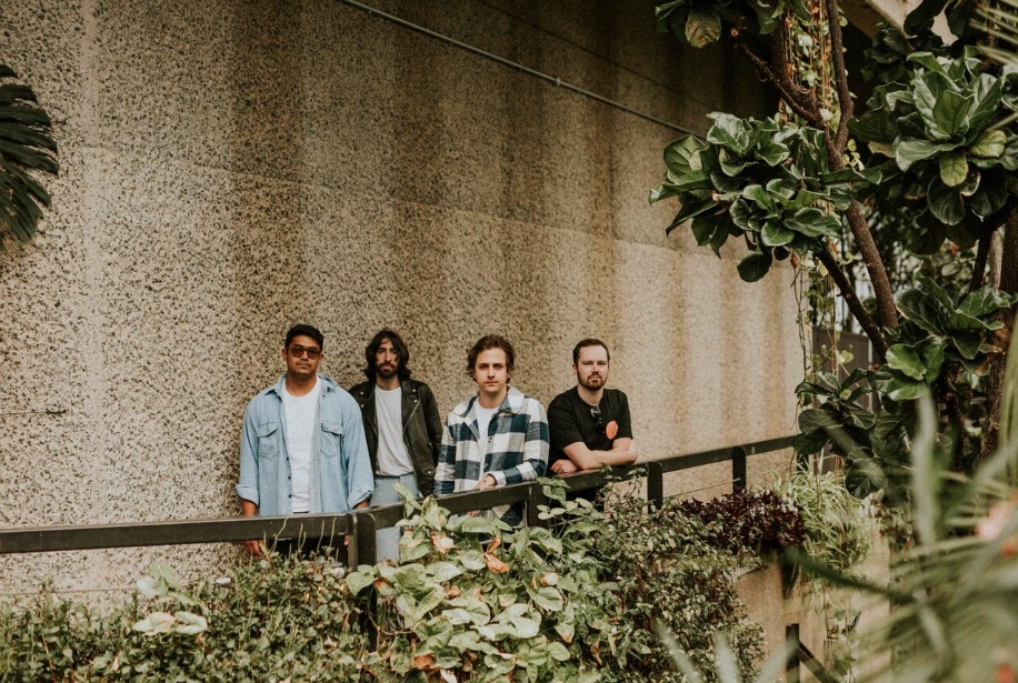 Il team di Nodo in un ambiente naturale